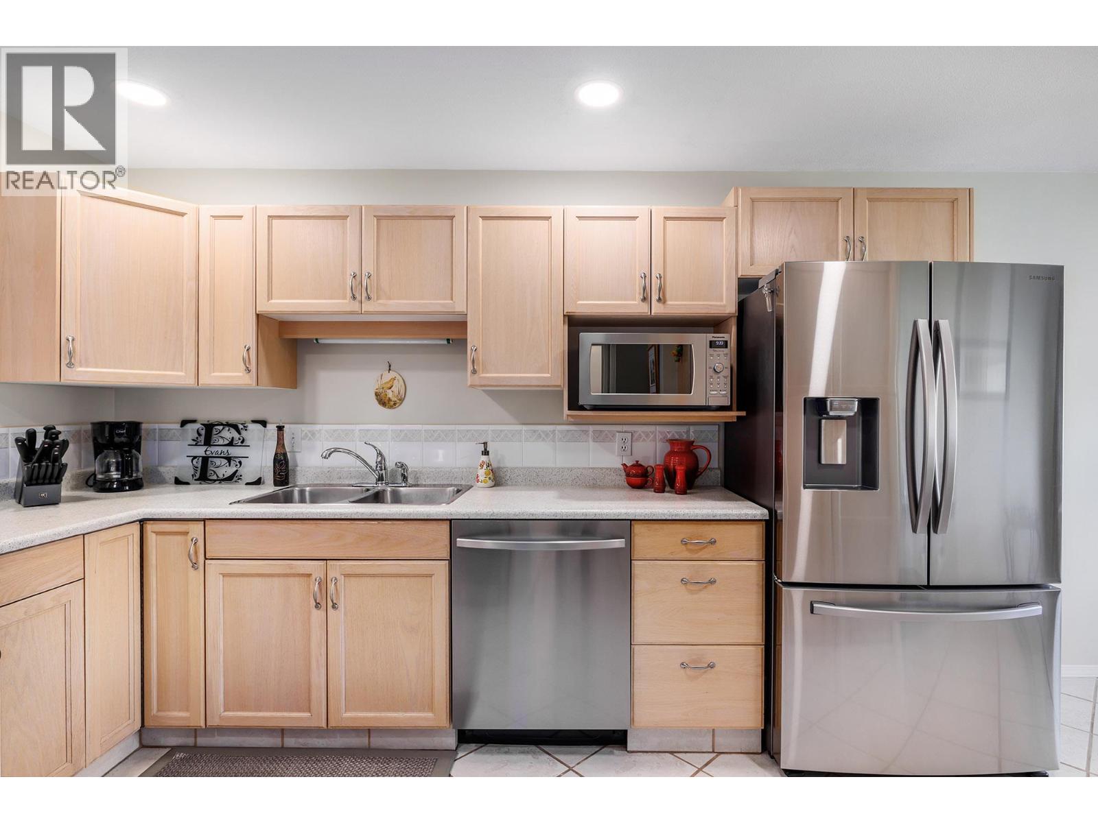 #39 1874 Parkview Crescent - 8