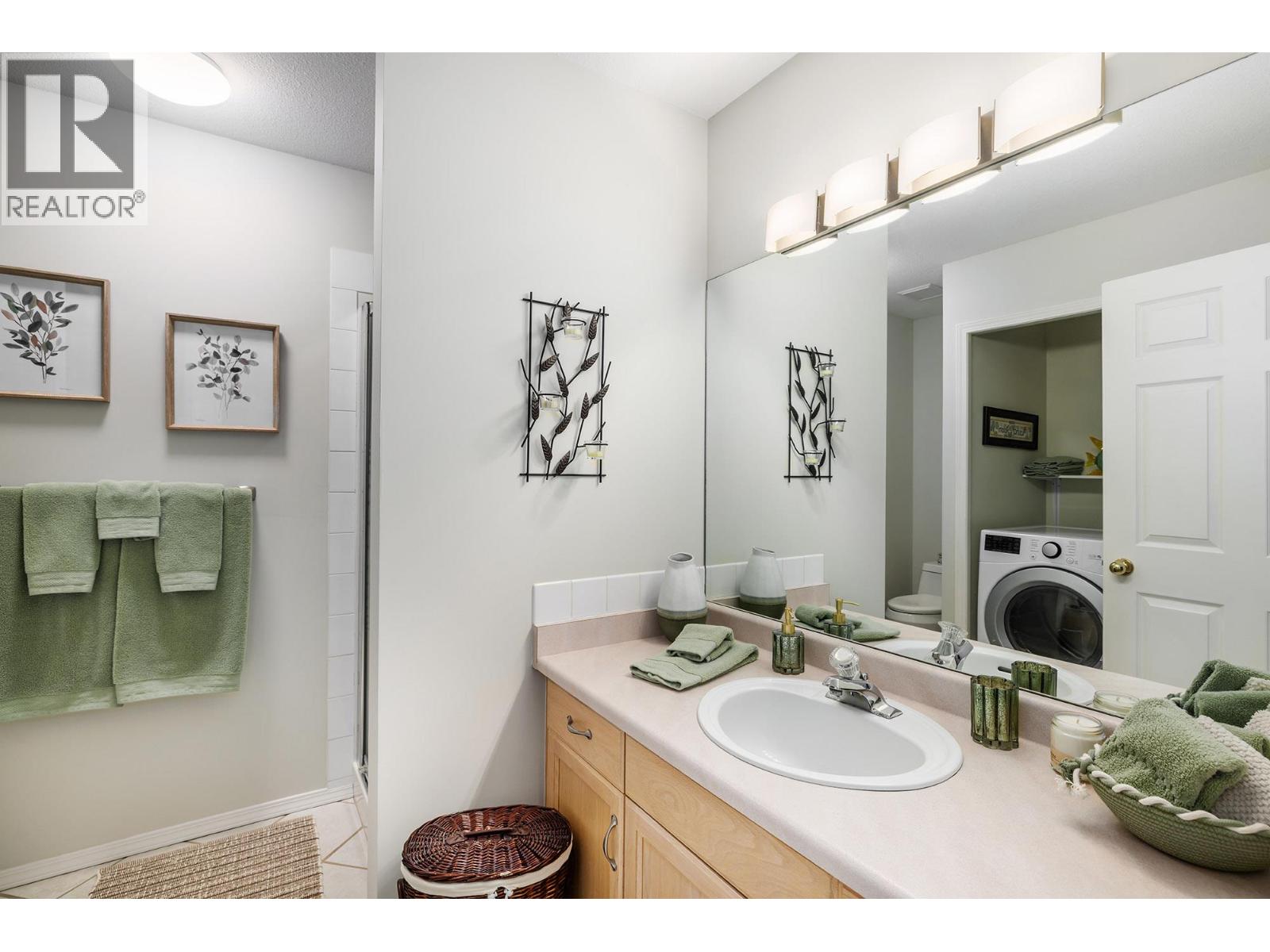 #39 1874 Parkview Crescent - 12