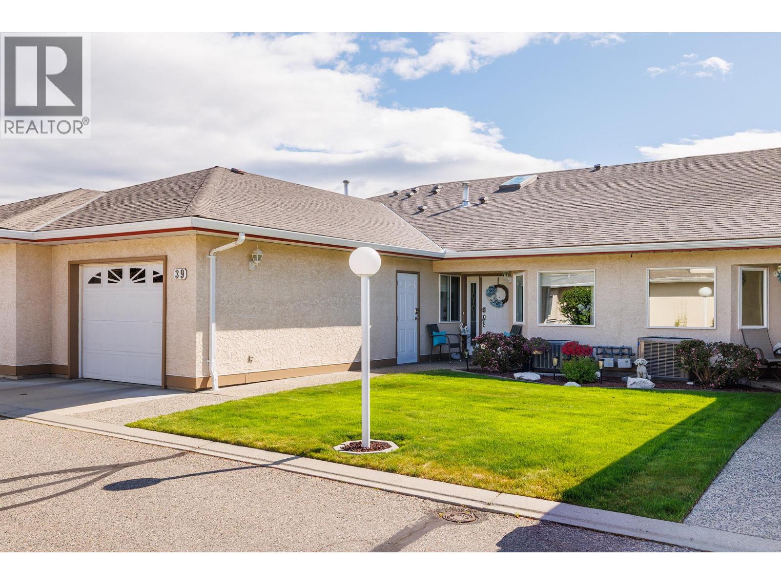 #39 1874 Parkview Crescent - 24