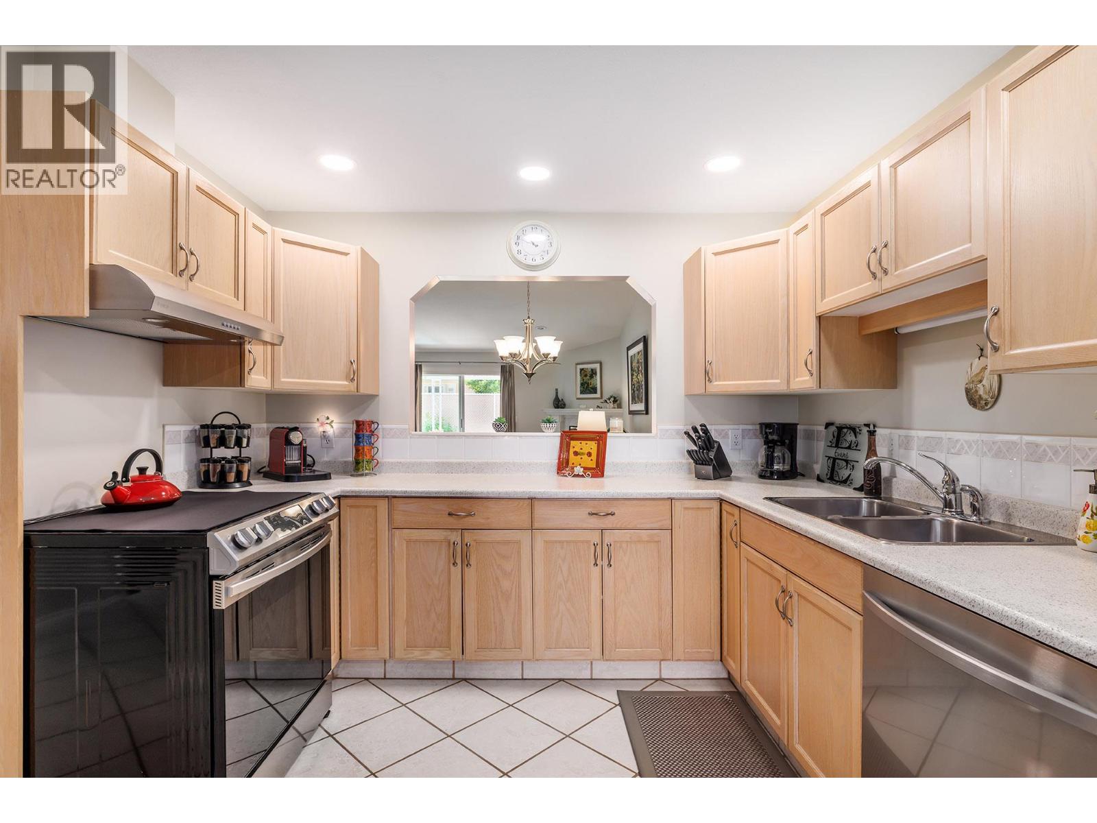 #39 1874 Parkview Crescent - 6