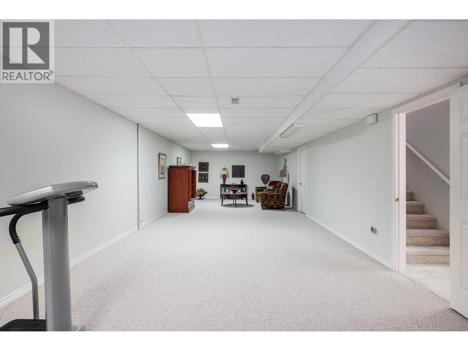 #39 1874 Parkview Crescent - 16