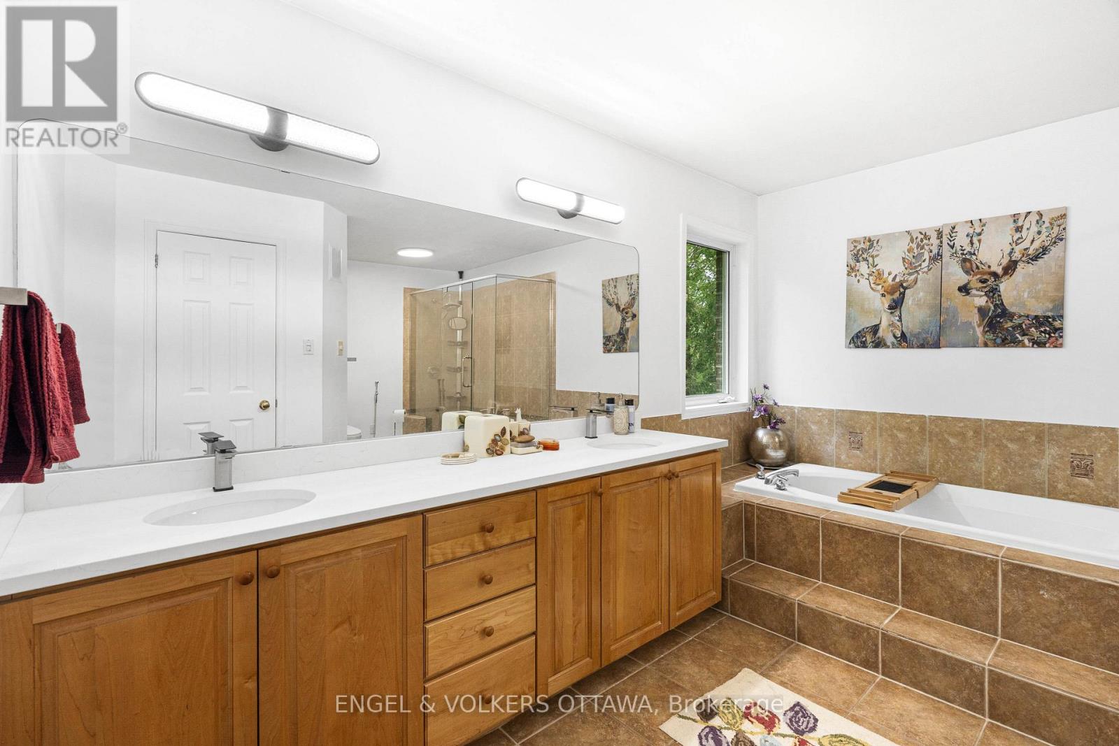 8 GLENRILL PLACE - 28