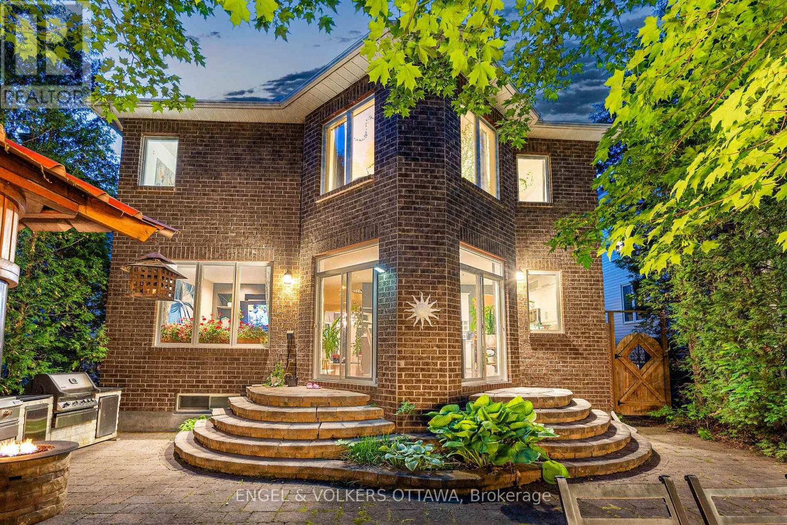 8 GLENRILL PLACE - 45