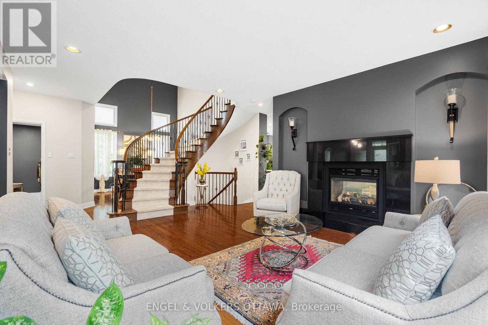 8 GLENRILL PLACE - 8
