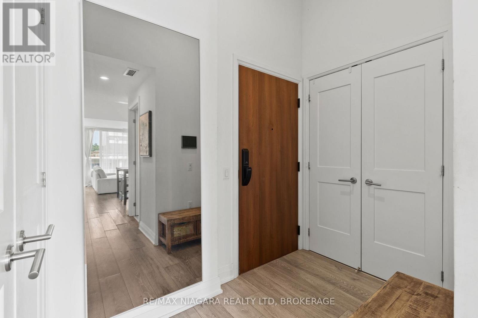 #717 21 PARK STREET E - Image 10