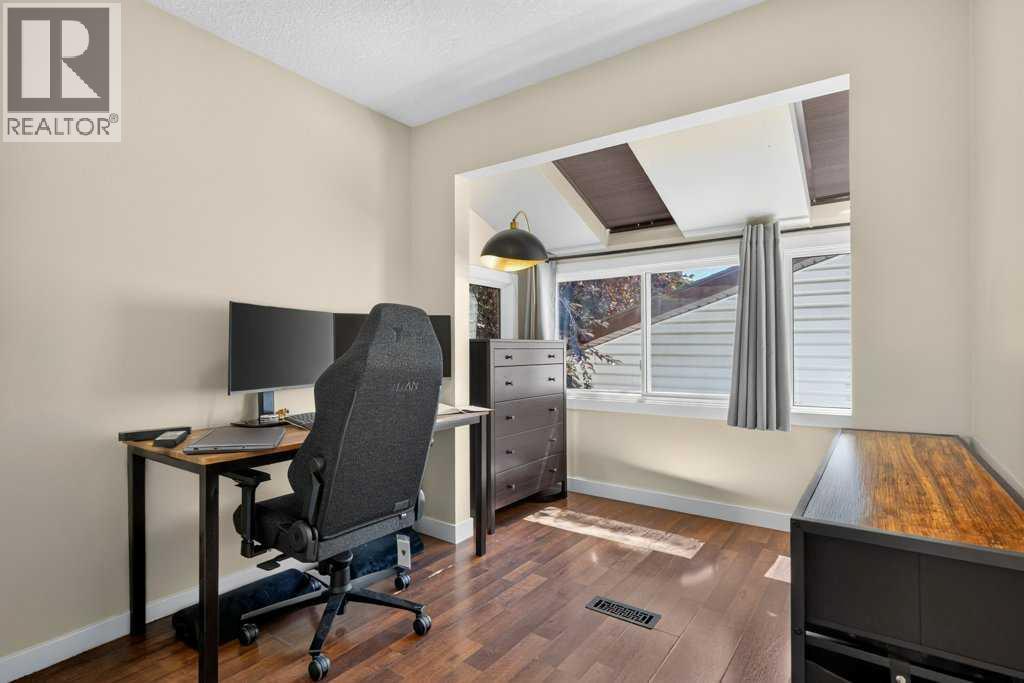 20 McKinley Road SE - 25