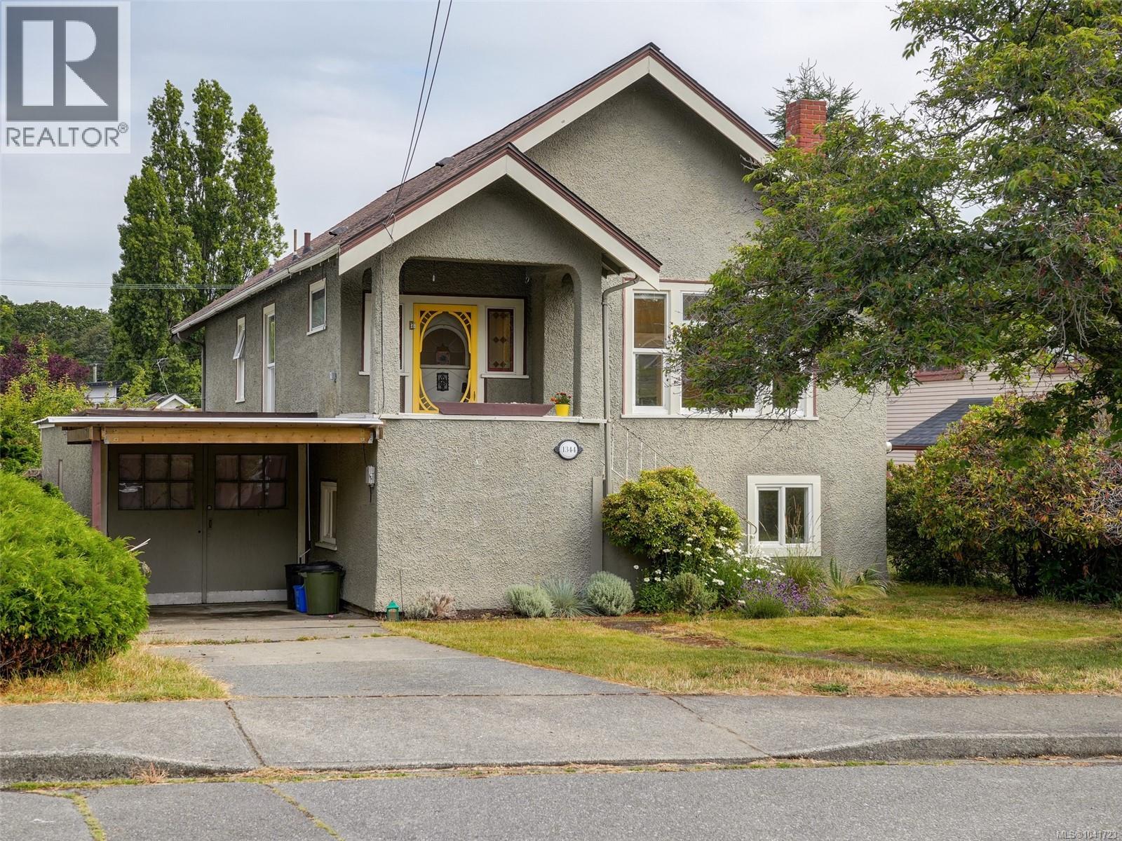 1344 Lang St, Victoria