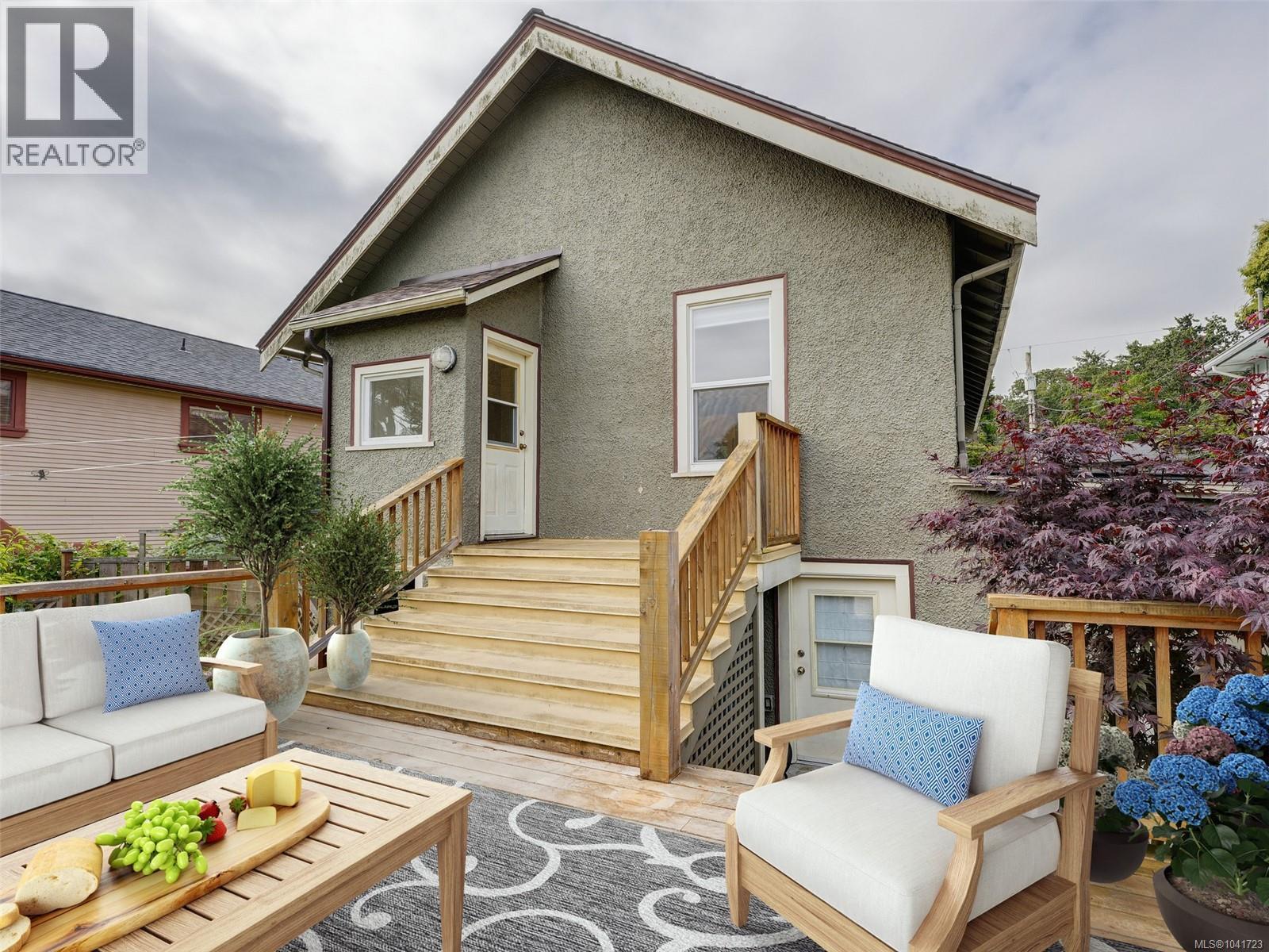 1344 Lang St, Victoria