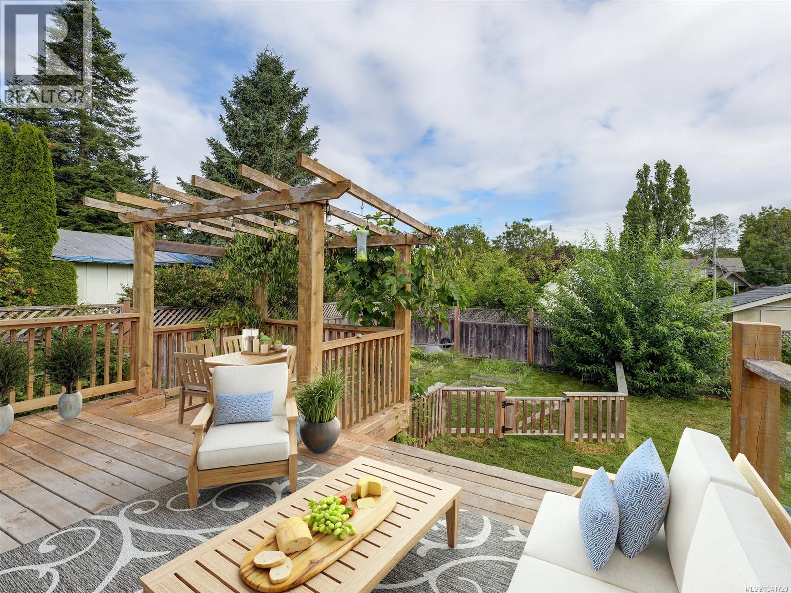 1344 Lang St, Victoria