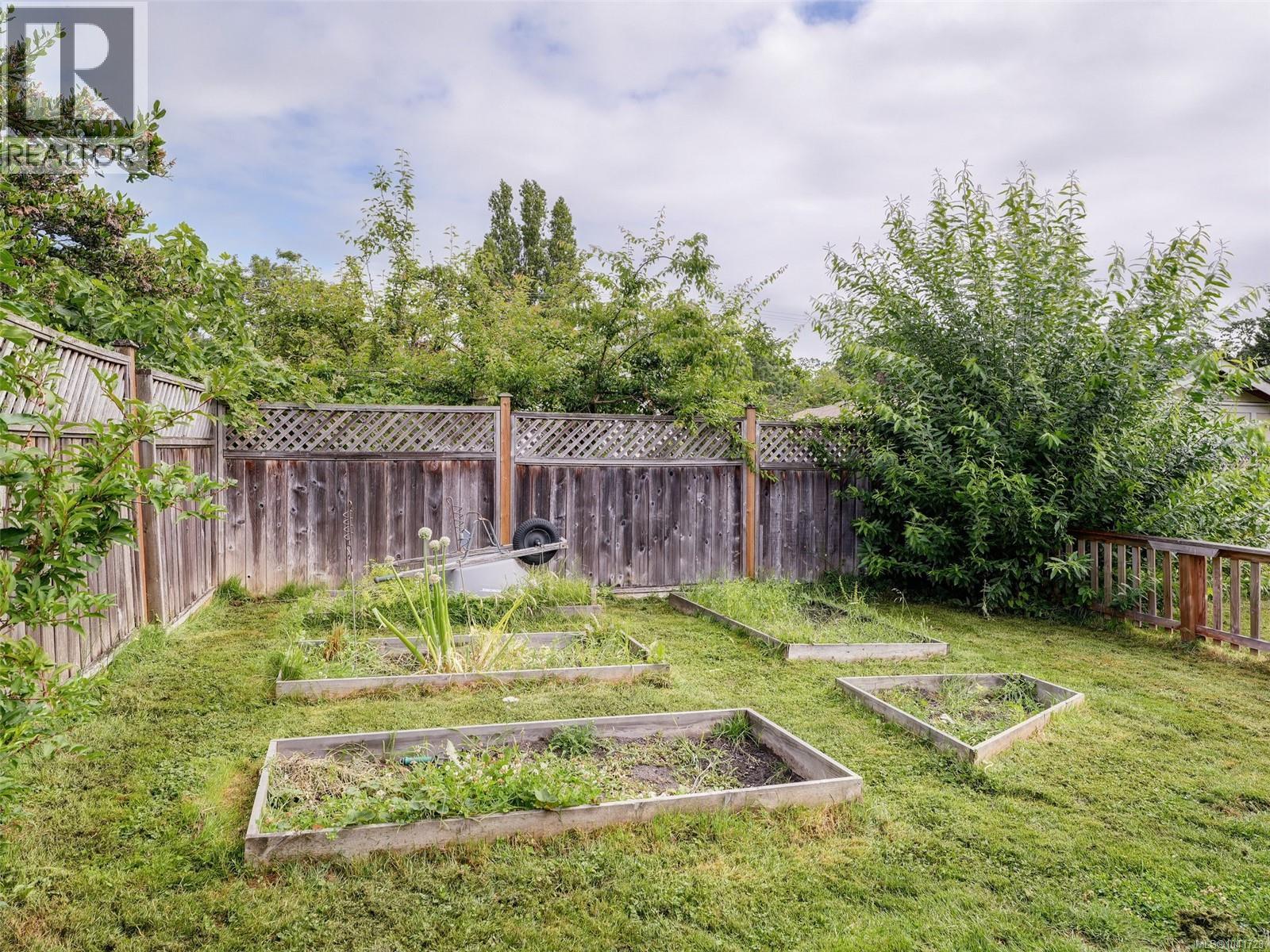 1344 Lang St, Victoria