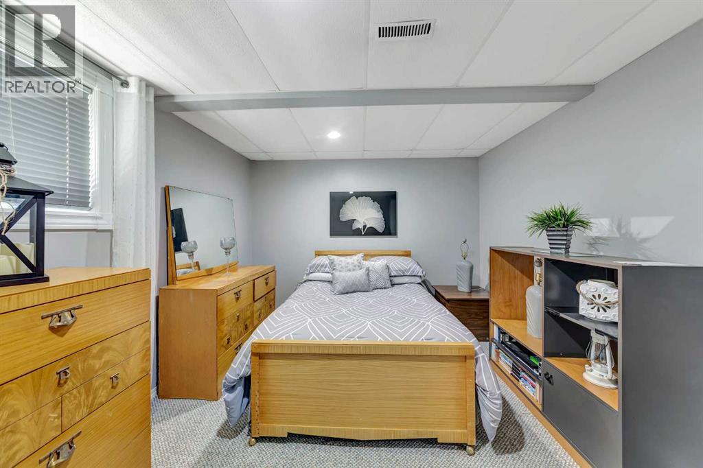 2307 52B Avenue - 34