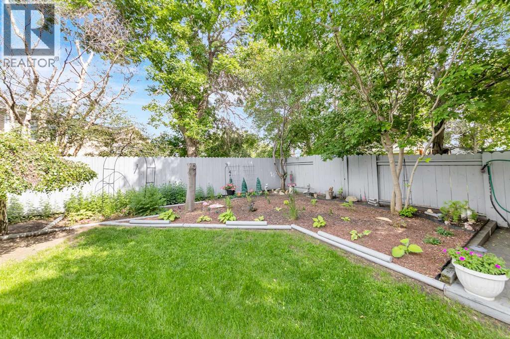 2307 52B Avenue - 43