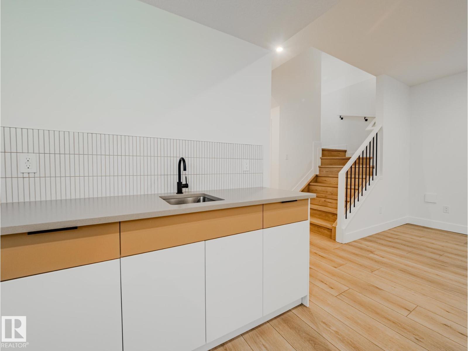 14315 98 AV NW NW - 46