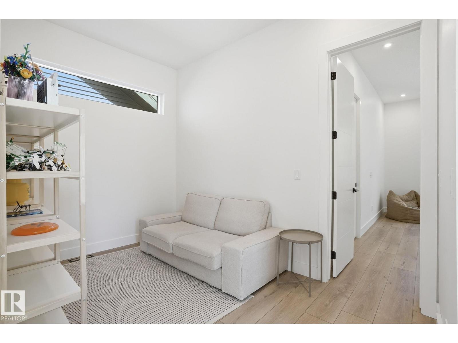 14315 98 AV NW NW - 25