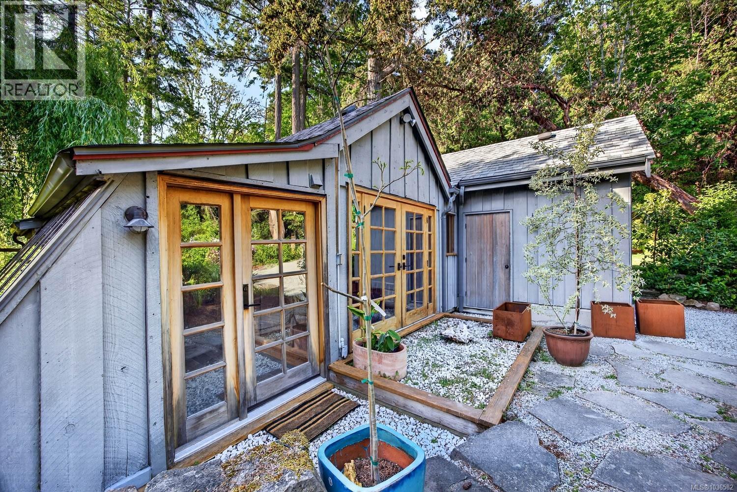 245 Mountain Park Dr - 43