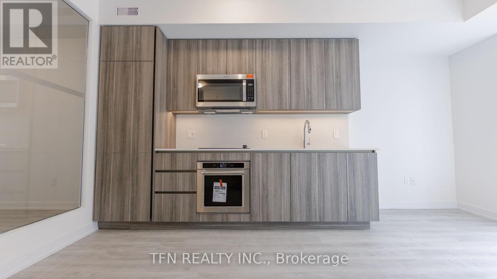 #1028 15 RICHARDSON STREET - Image 7