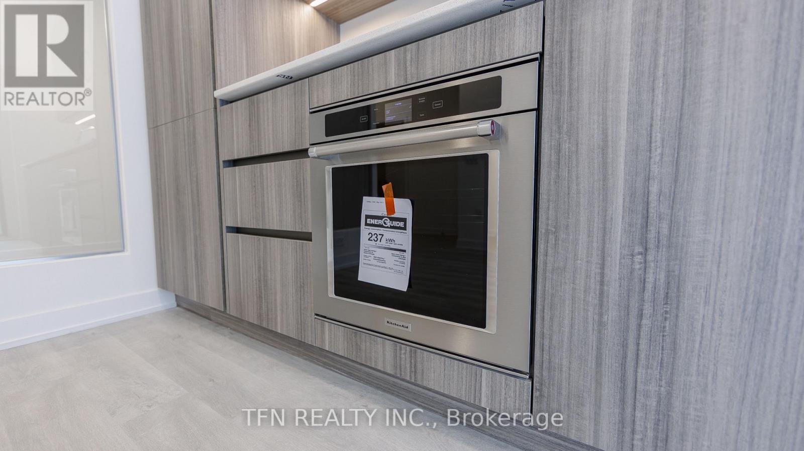 #1028 15 RICHARDSON STREET - Image 9