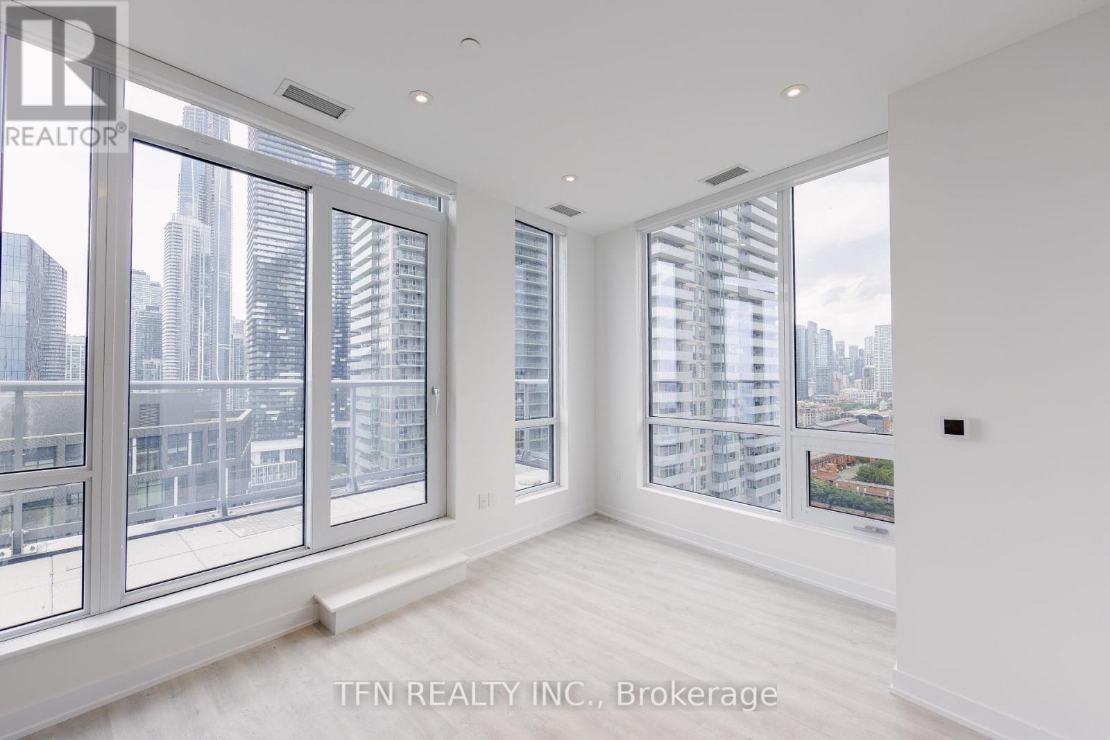 #2116 15 RICHARDSON STREET - 1