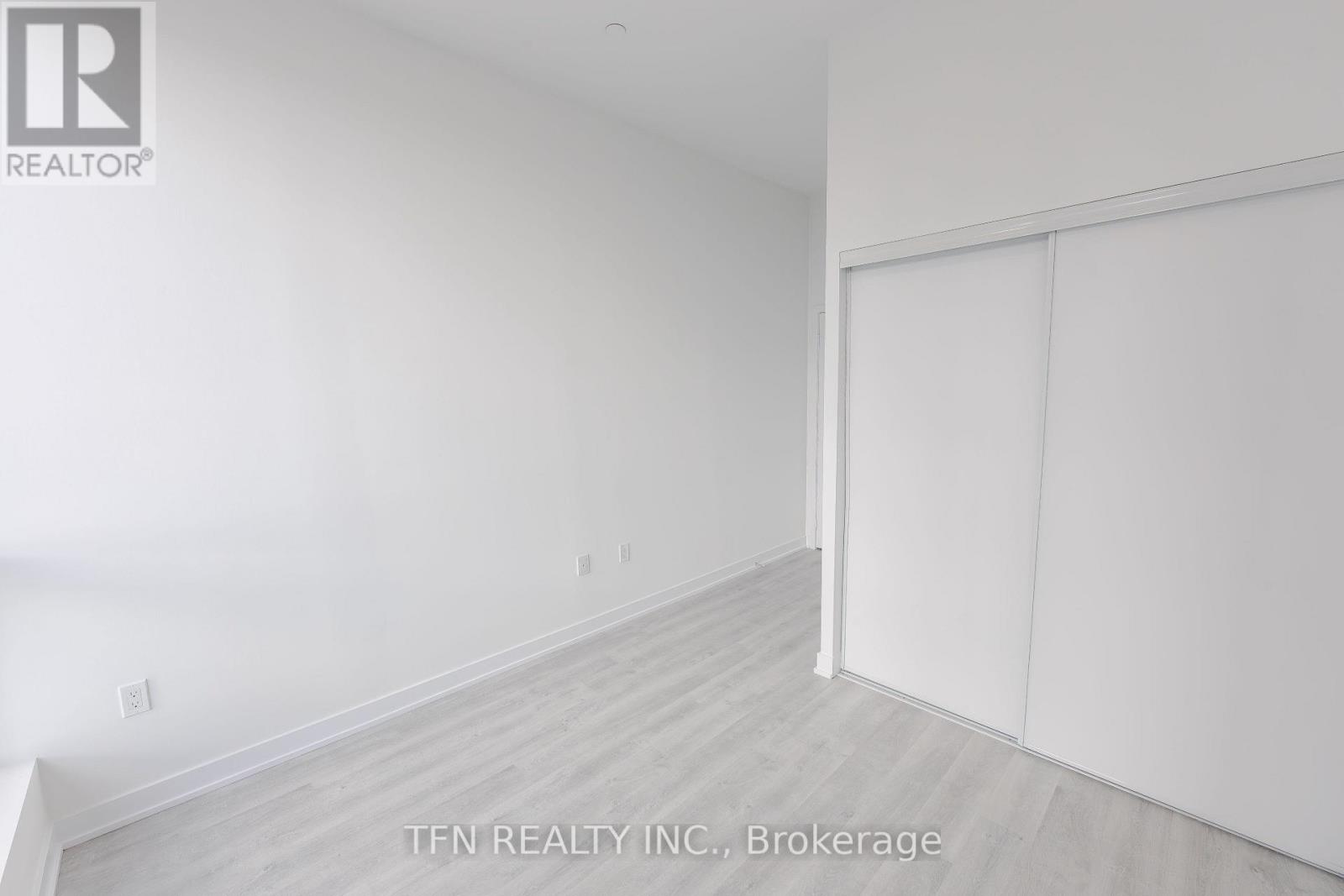 #2116 15 RICHARDSON STREET - 12