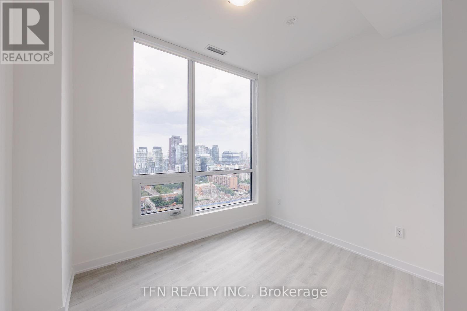 #2116 15 RICHARDSON STREET - 16