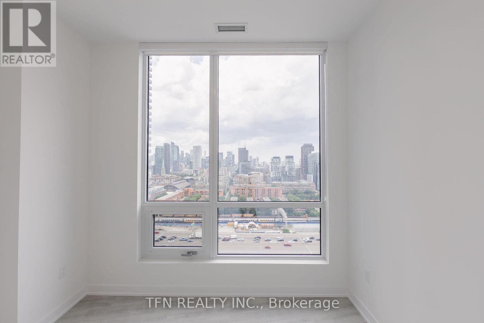 #2116 15 RICHARDSON STREET - 17