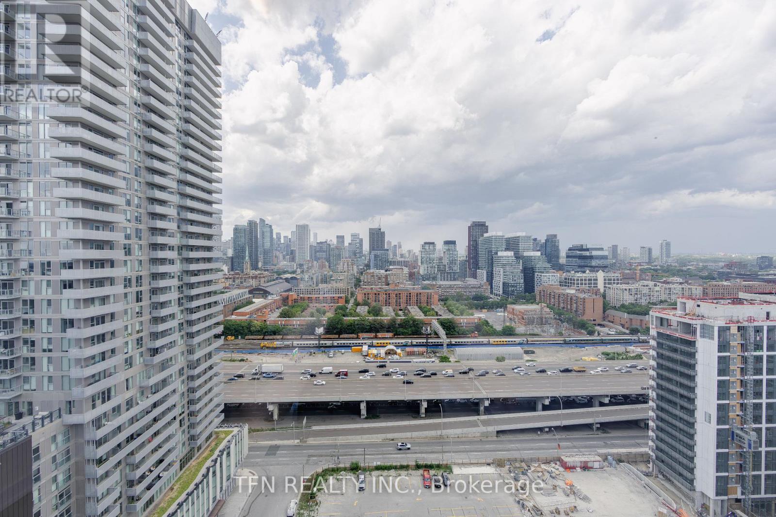 #2116 15 RICHARDSON STREET - 18