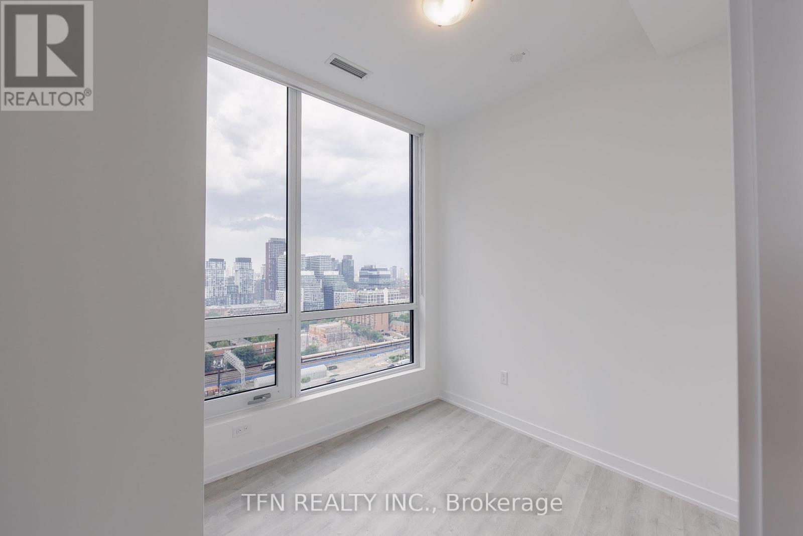 #2116 15 RICHARDSON STREET - 19