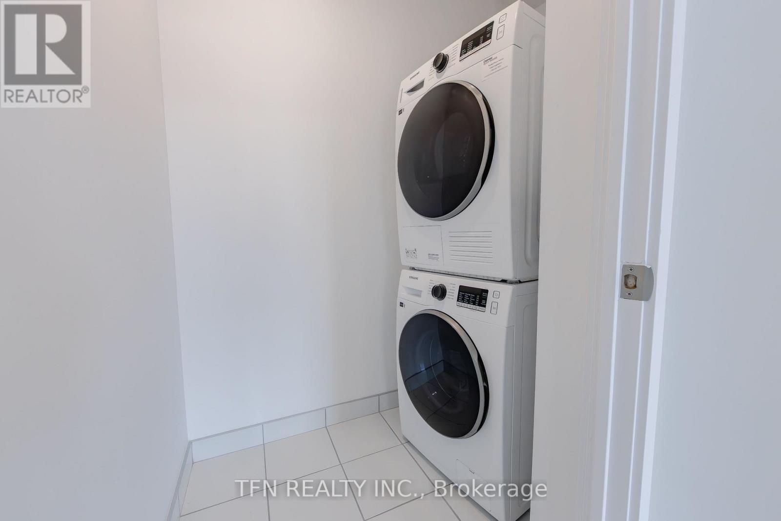 #2116 15 RICHARDSON STREET - 23