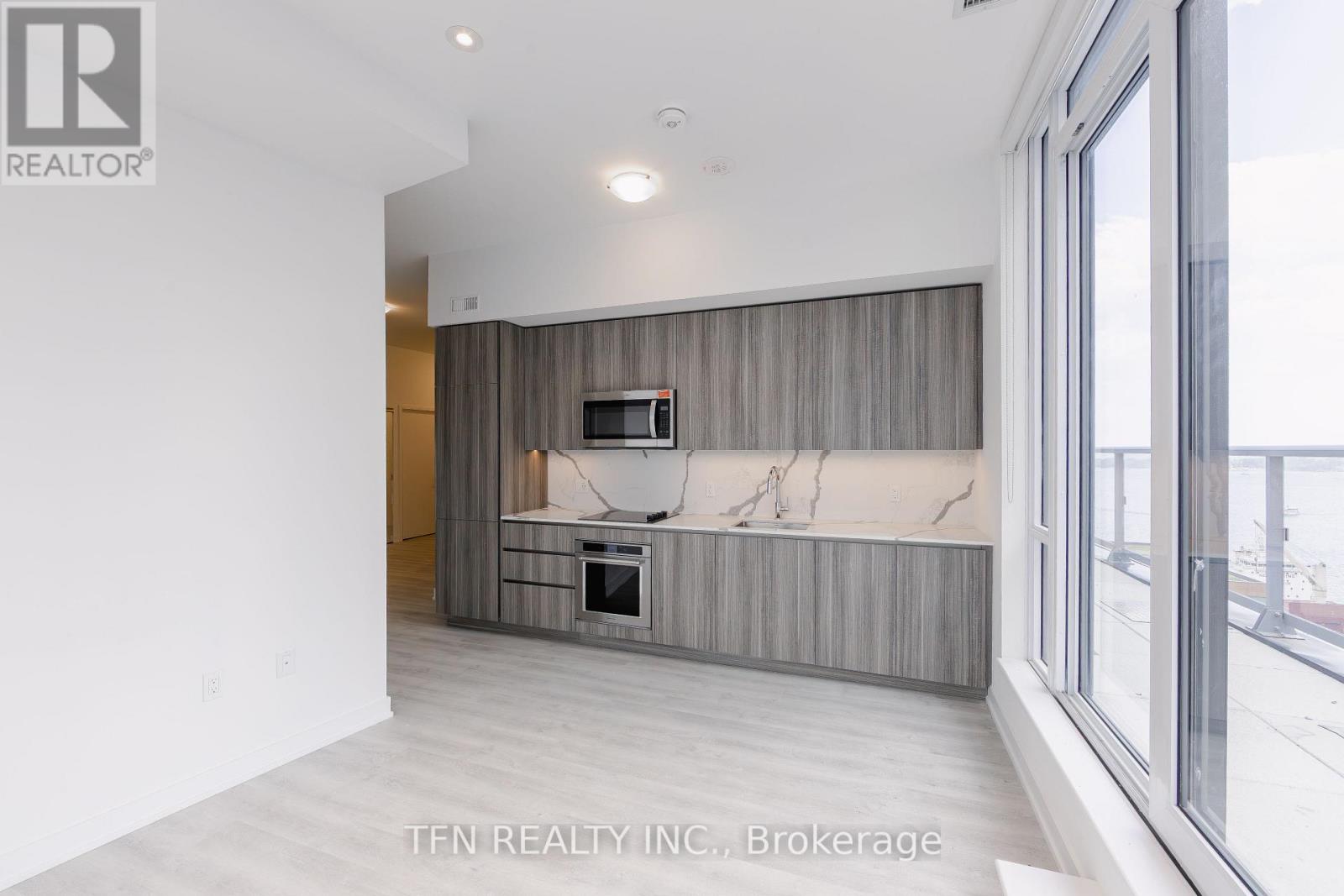 #2116 15 RICHARDSON STREET - 9