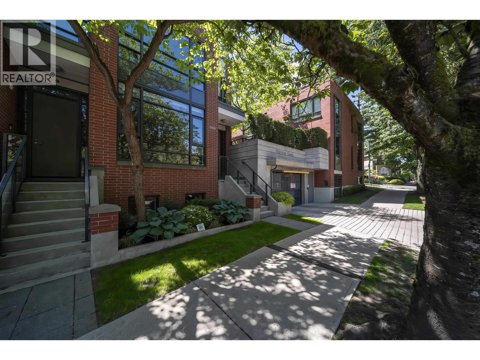4 Bed, 3 Bath House for Sale in Vancouver – 1088 W 7TH AVENUE, Vancouver – MLS# R3144239 - Image 5