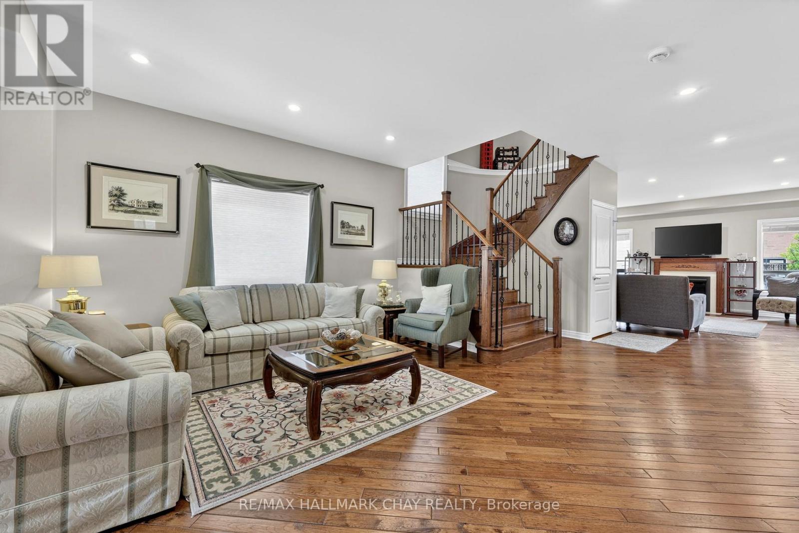 12 ORLEANS AVENUE - 19