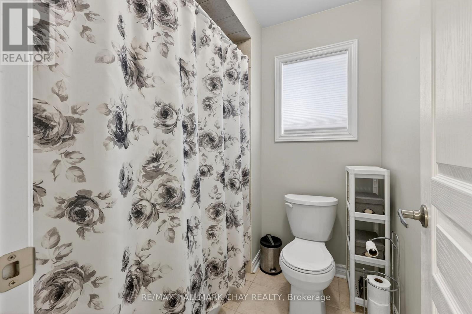 12 ORLEANS AVENUE - 32