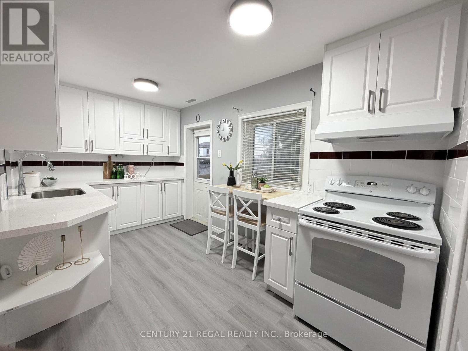 55 MONTRAVE AVENUE - Image 25