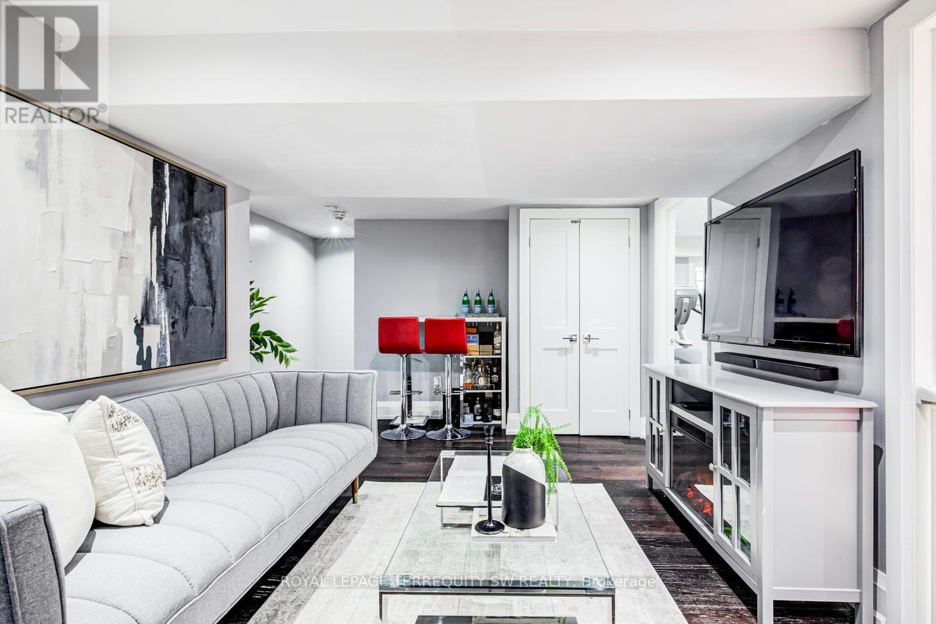 888 FOURTH STREET - 31