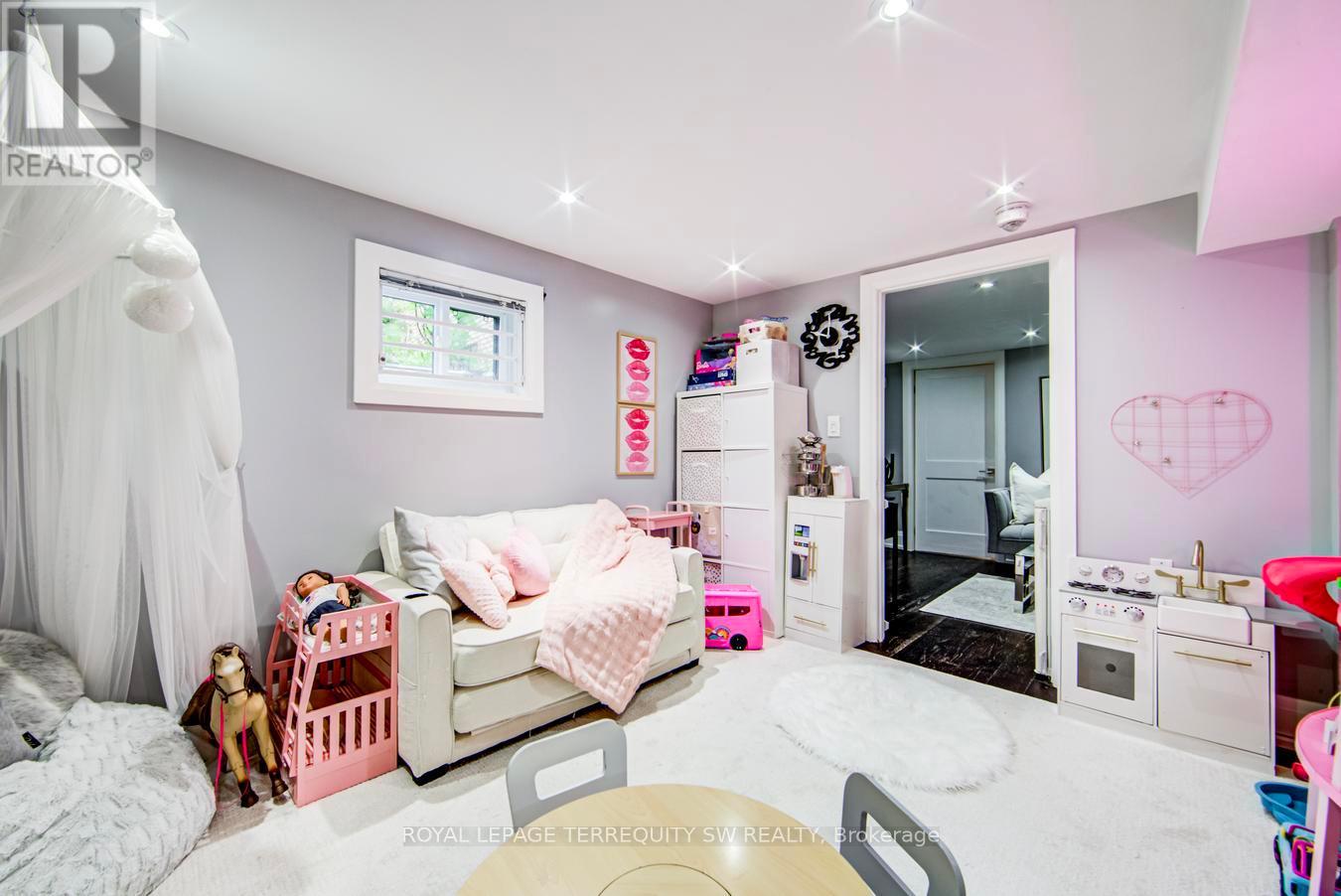 888 FOURTH STREET - 32