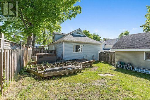 44 WILLOW STREET S - 32