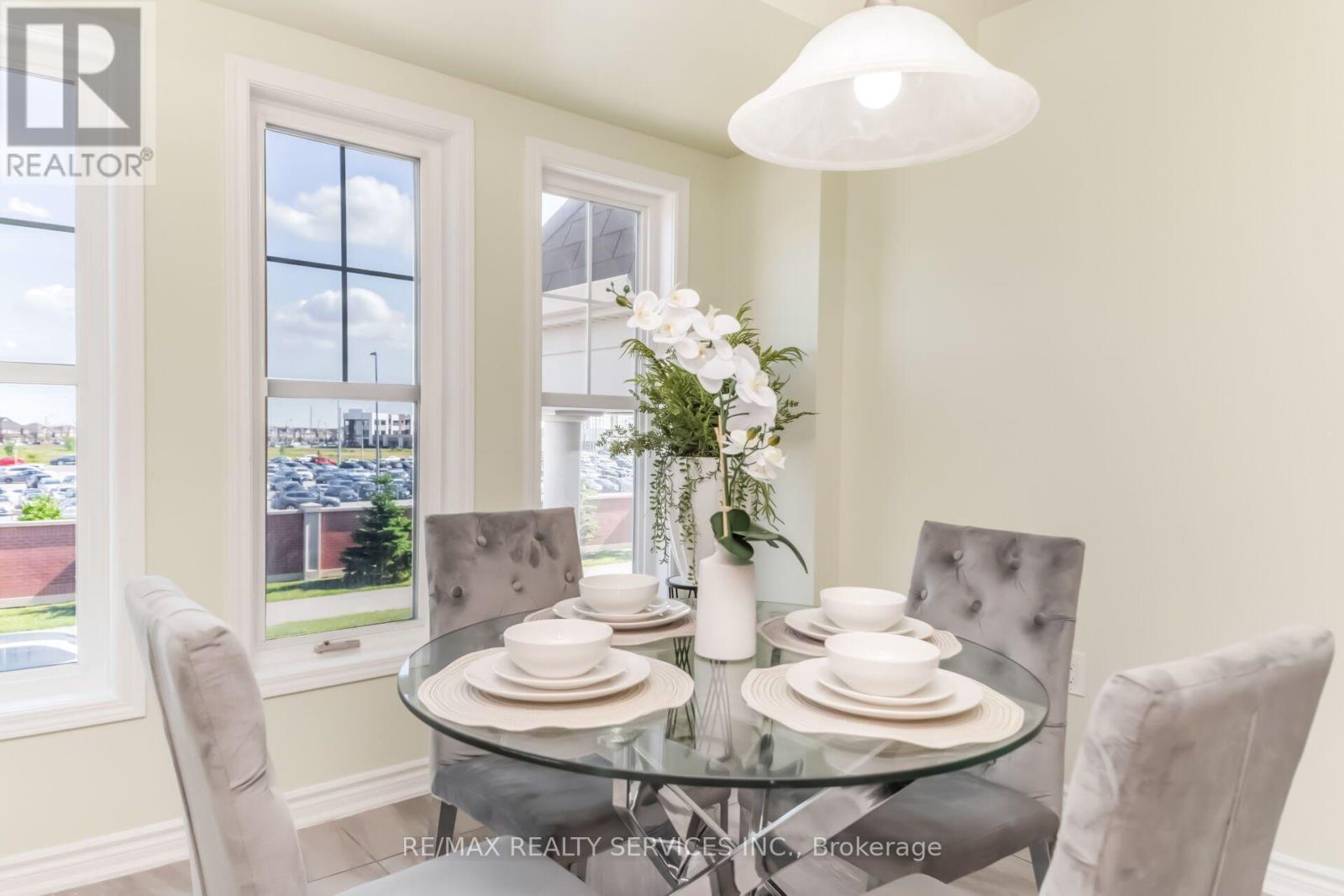 39 BAYCLIFFE CRESCENT - 15