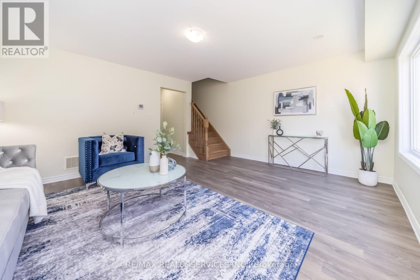 39 BAYCLIFFE CRESCENT - 22