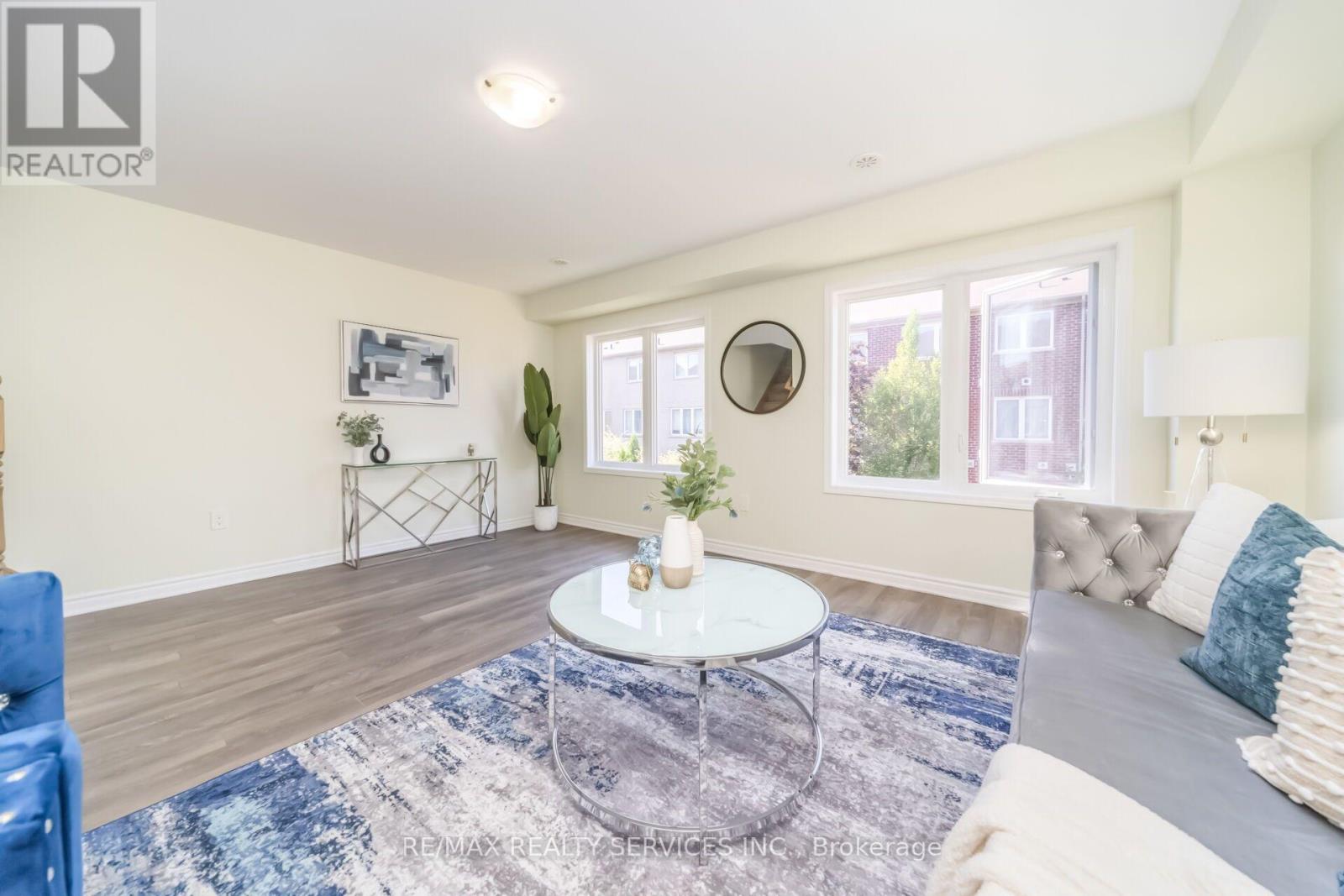 39 BAYCLIFFE CRESCENT - 23