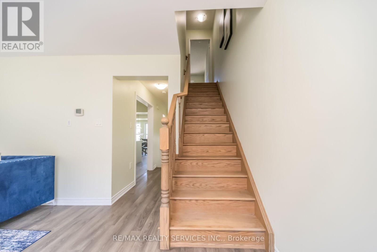 39 BAYCLIFFE CRESCENT - 24