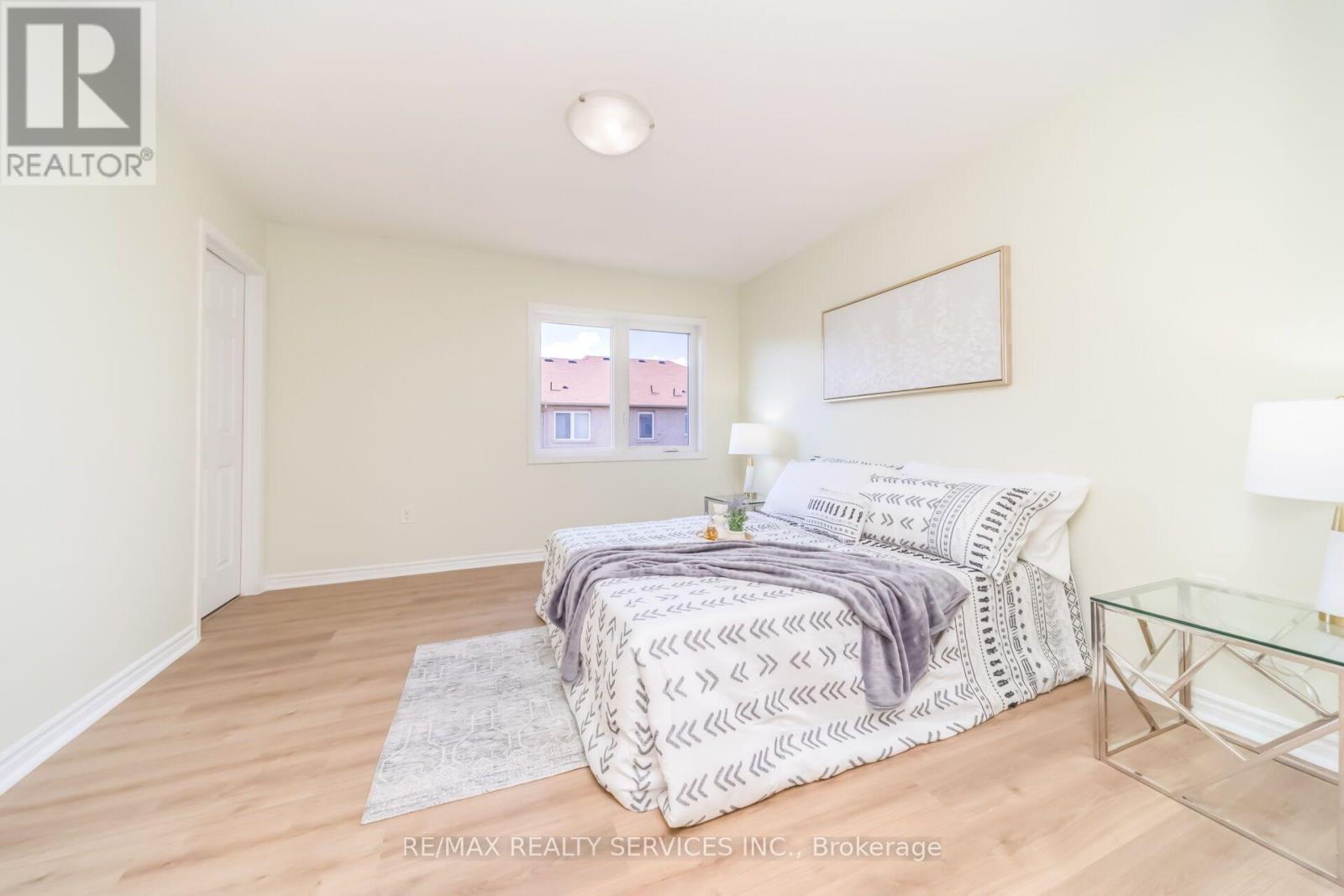 39 BAYCLIFFE CRESCENT - 25