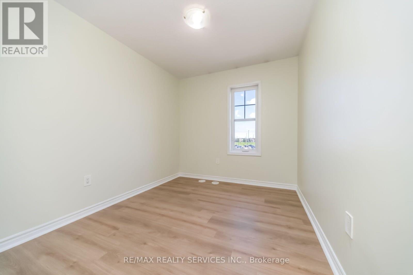 39 BAYCLIFFE CRESCENT - 29