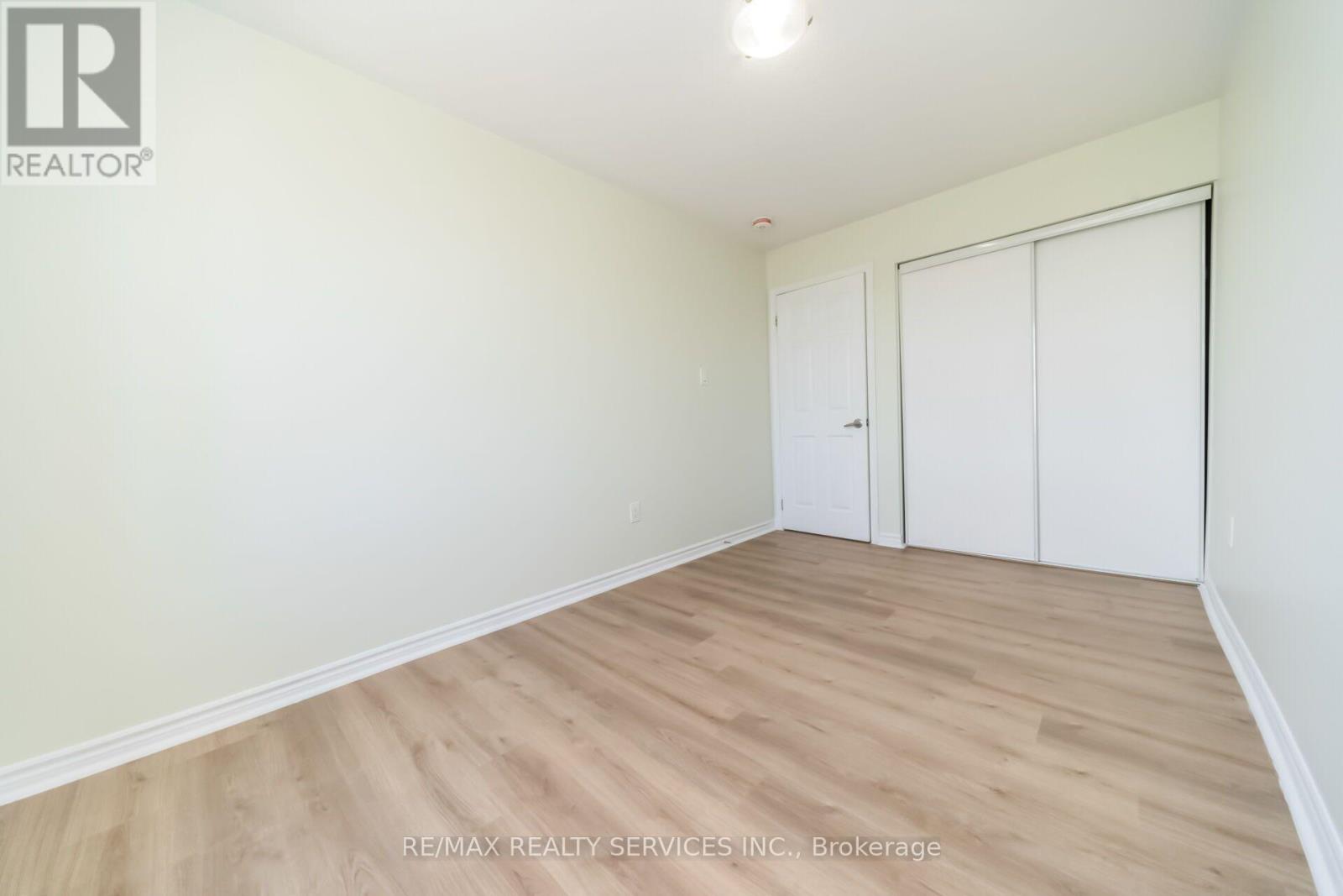 39 BAYCLIFFE CRESCENT - 30