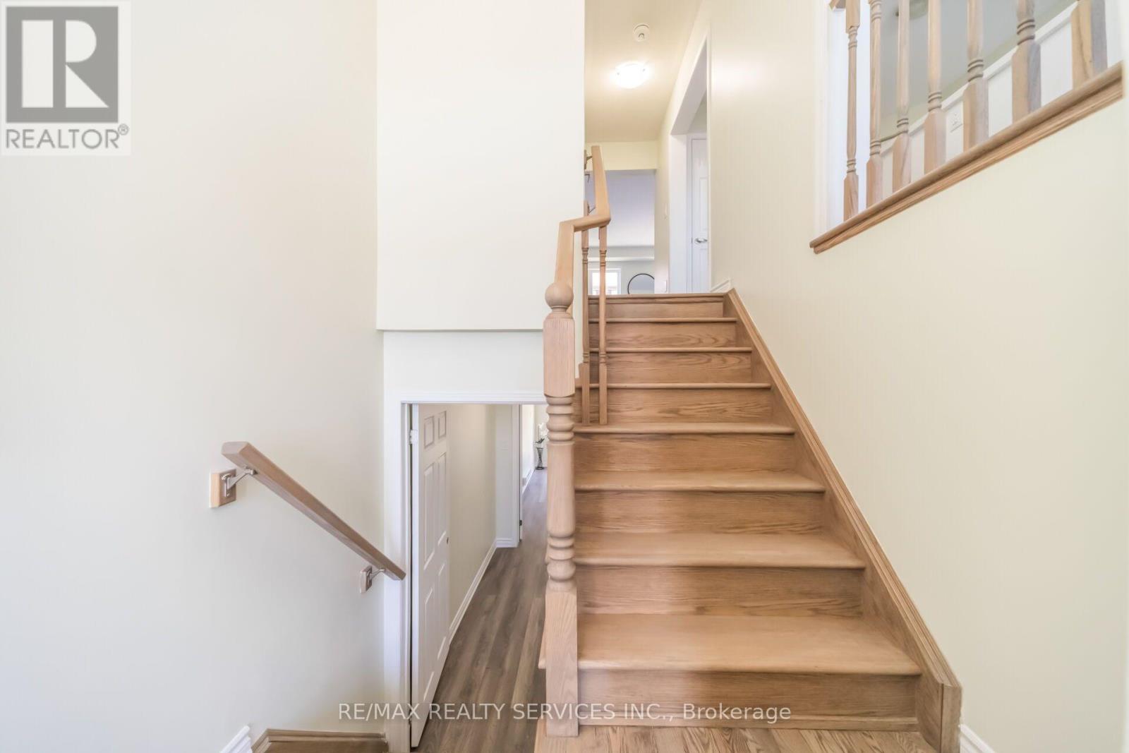 39 BAYCLIFFE CRESCENT - 7