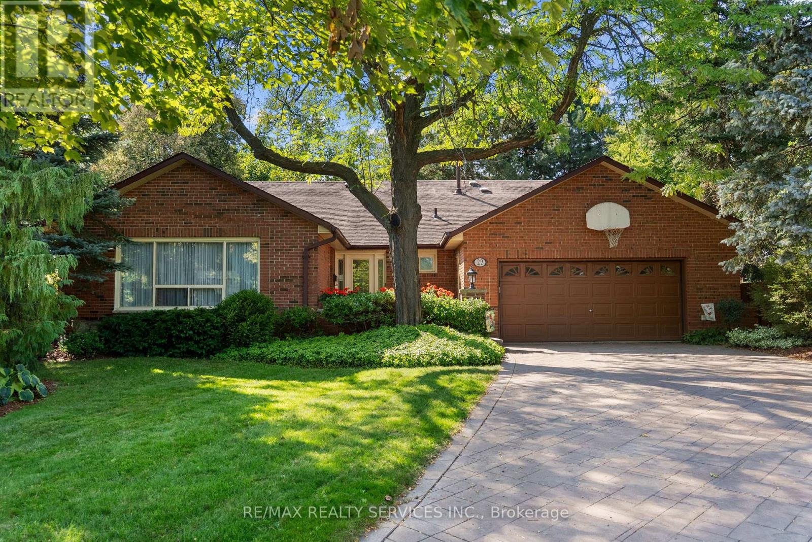 22 OLDHAM CRESCENT - 1