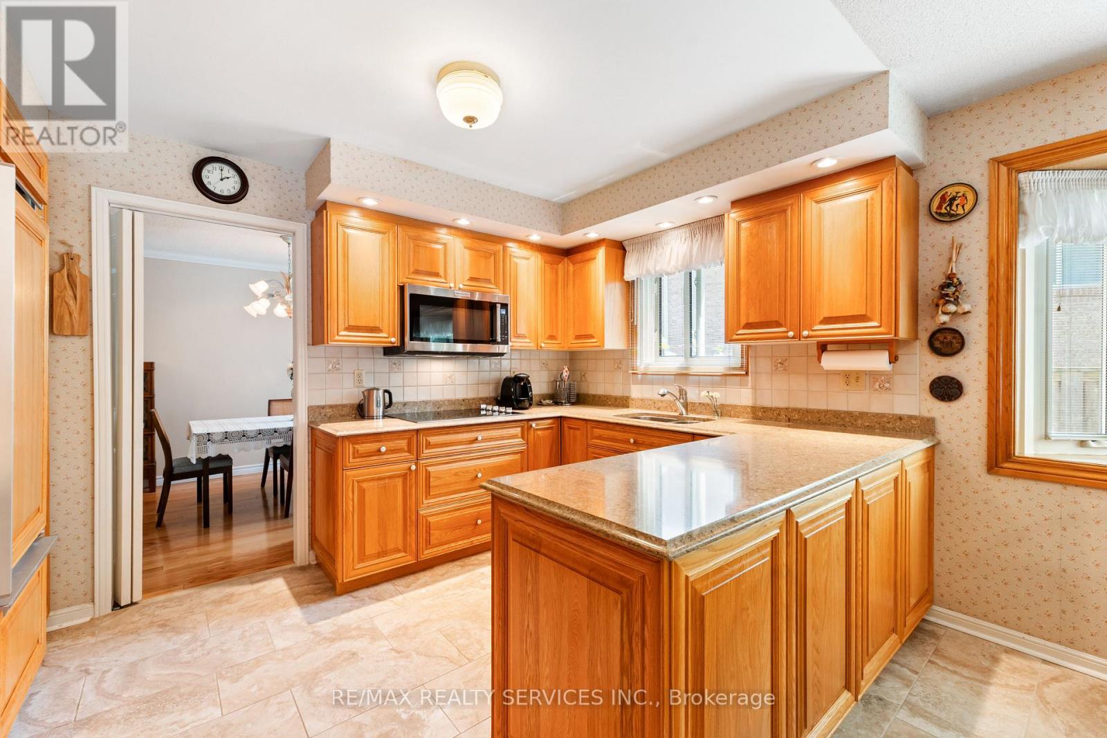 22 OLDHAM CRESCENT - 14