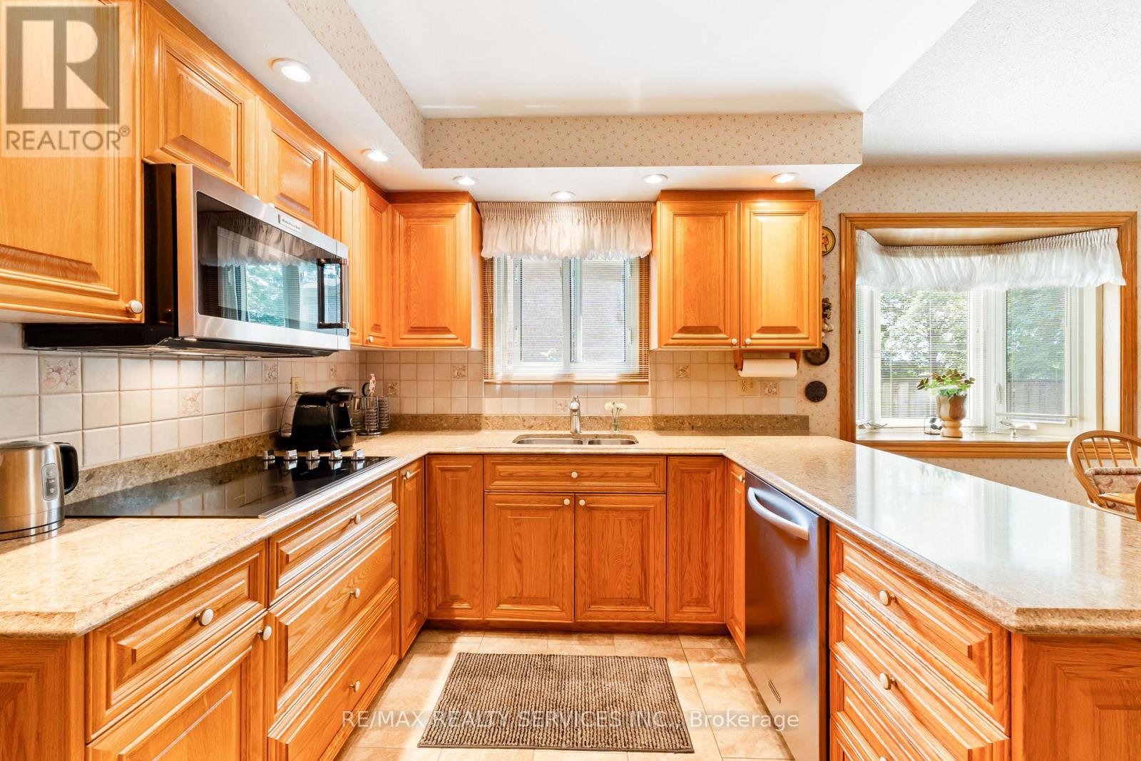 22 OLDHAM CRESCENT - 17