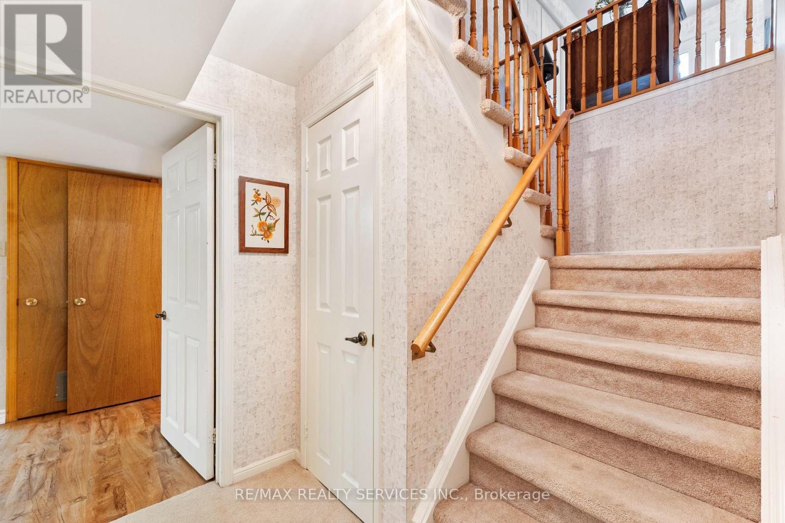 22 OLDHAM CRESCENT - 30