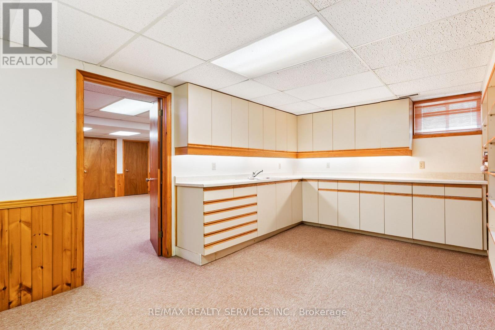 22 OLDHAM CRESCENT - 36