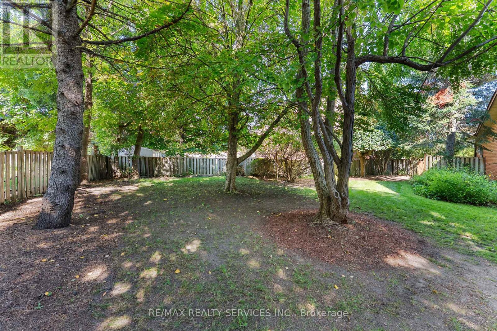 22 OLDHAM CRESCENT - 47